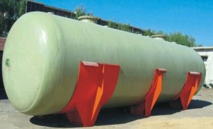 臥式玻璃鋼儲(chǔ)罐的詳情說明及滲漏的幾大因素 臥式玻璃鋼儲(chǔ)罐